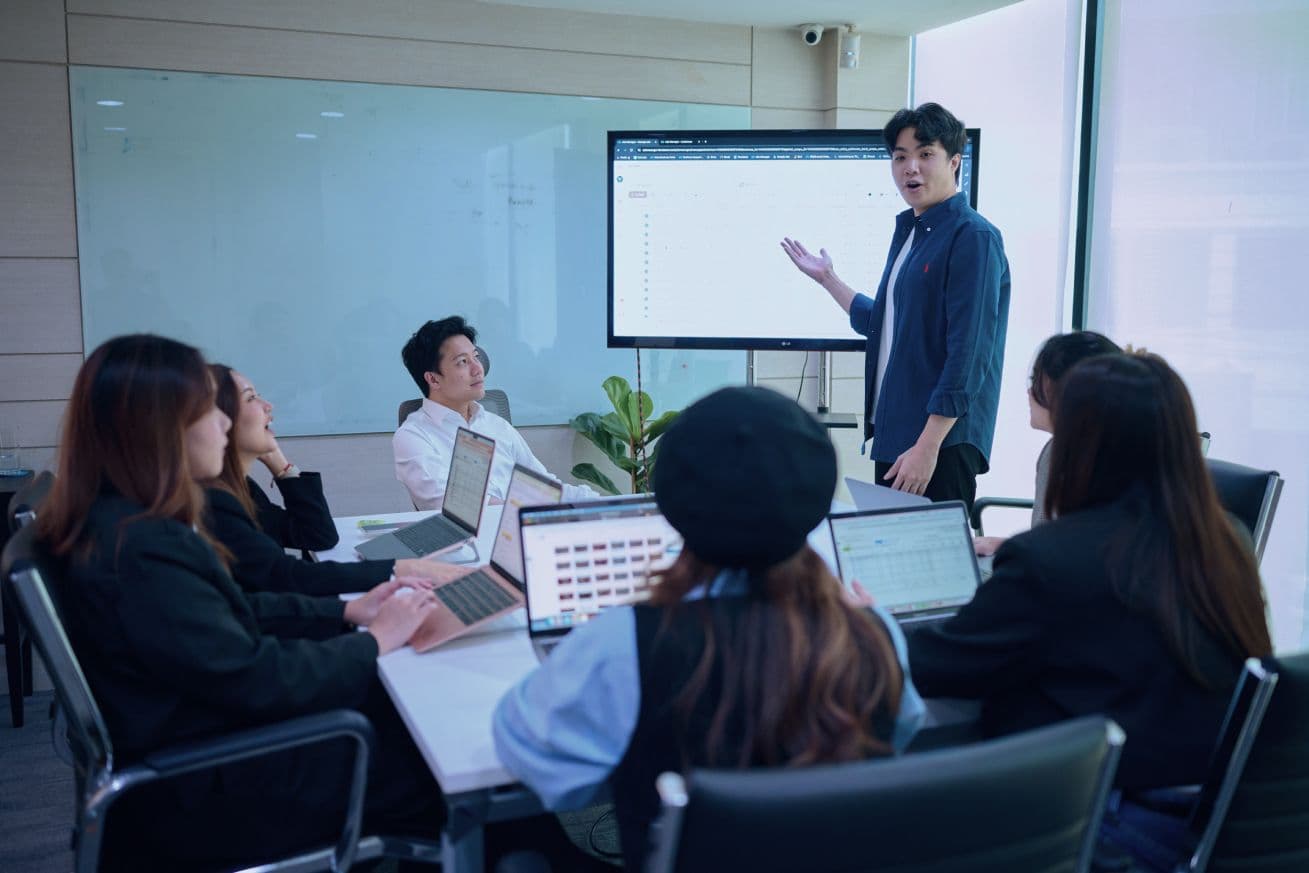 venuee performance marketing agency team